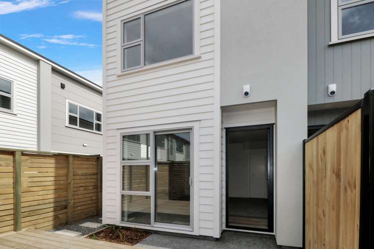 1 McGrath Way 1353_9