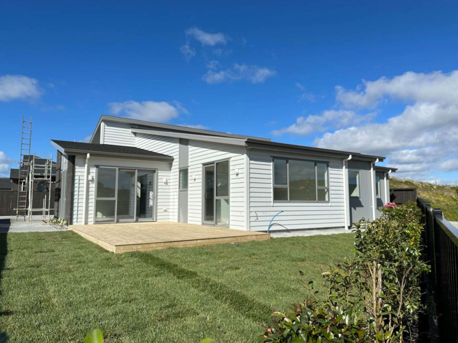 77 Waiwai Drive Wainui_0