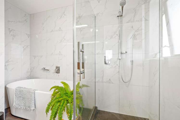 1 Crompton Place Orewa_3