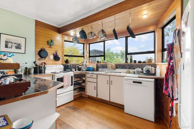 56 Fairmount Road Titirangi_10