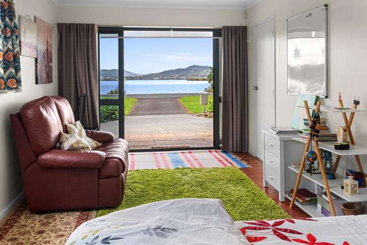 296 Beach Road Onerahi_17