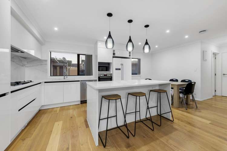 2/2 Marion Avenue Mount Roskill_9