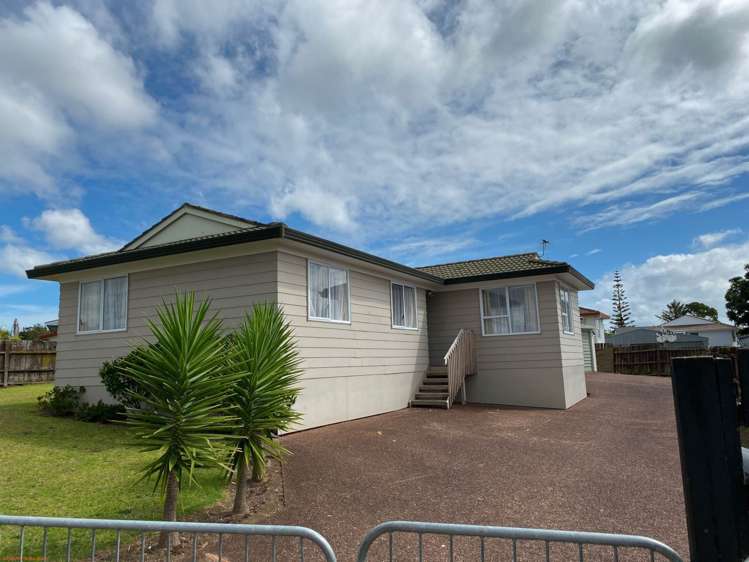 8 Haumia Way Otara_0
