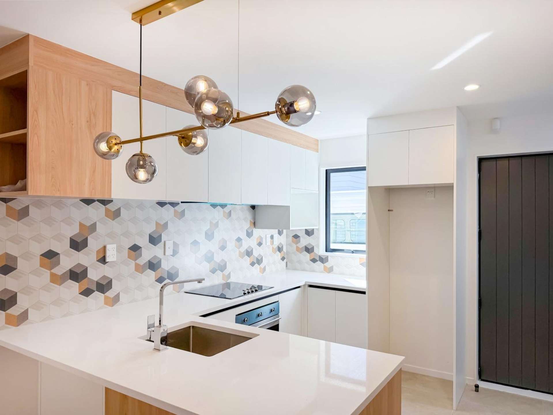 6/7 Peverill Crescent 10695_0