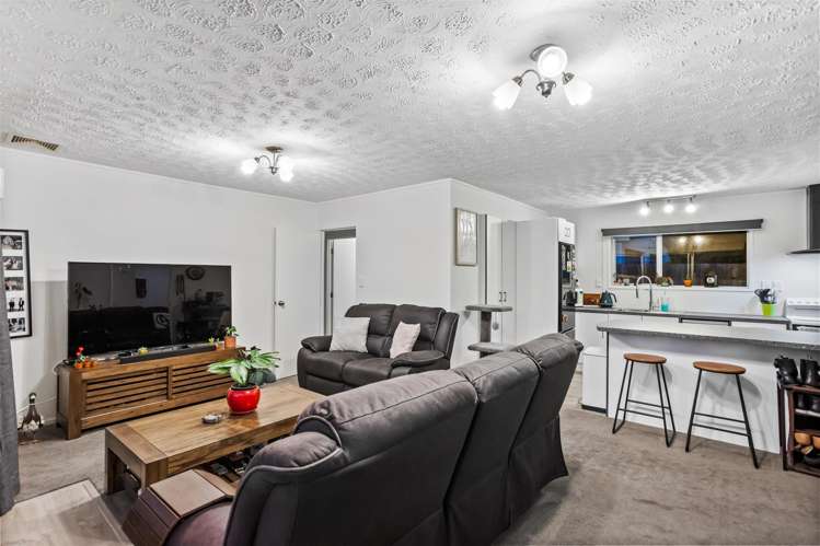 2/29 Garelja Road Henderson_6