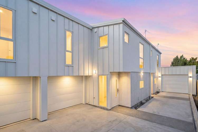 2-3/36 Evesham Crescent_0