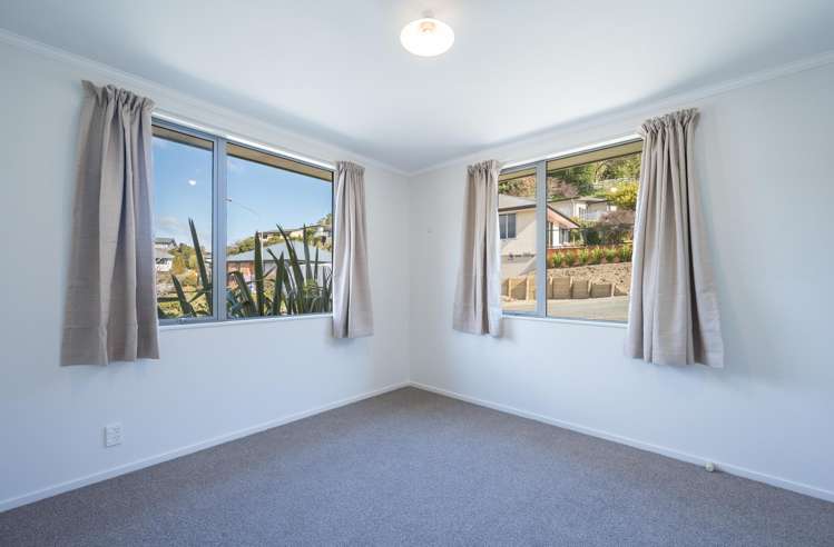 3 Carleton Place Toi Toi_8