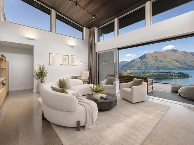 52 Suburb Street, Queenstown Hill