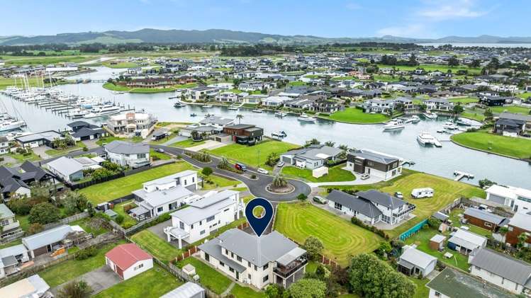 16 Fred Carr Place One Tree Point_29