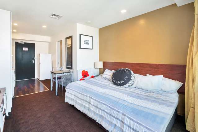 1220/10 Waterloo Quadrant Auckland Central_2