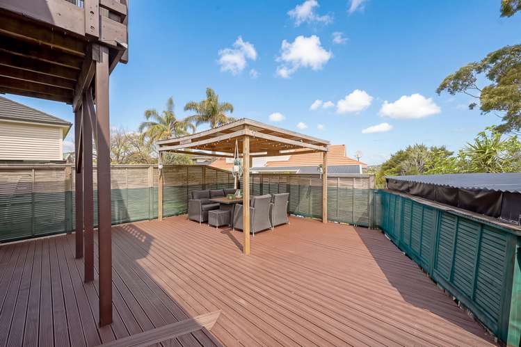 117 & 117A Awaroa Road Sunnyvale_34