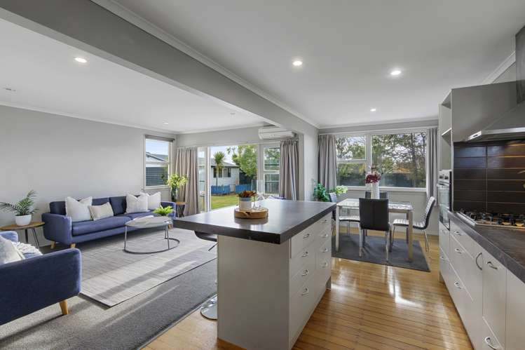 19 Esk Place Aranui_10