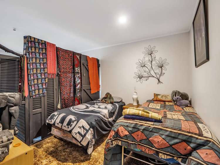 20 and 16 Main Road Owaka_10