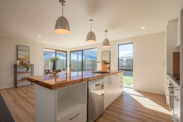 10 Swan Street Lake Hawea_1