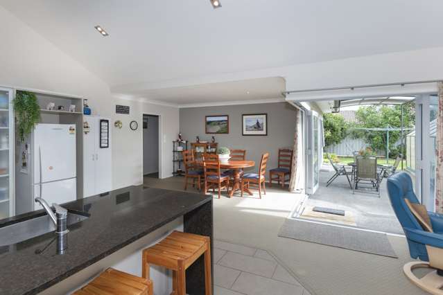 11 Pohutukawa Grove Lytton West_3