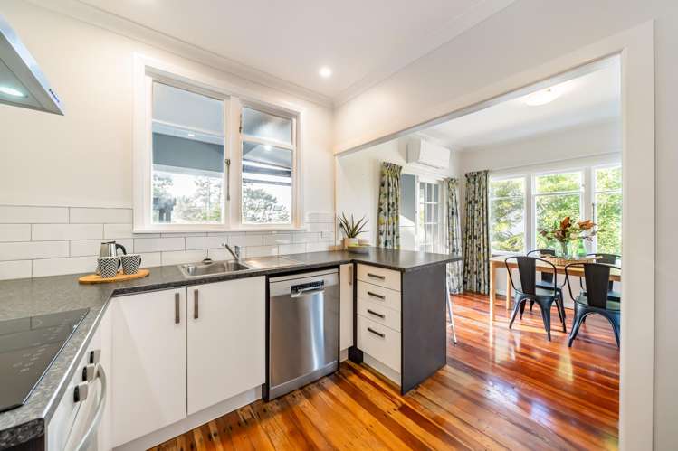 44 Gurney Road Kelson_9