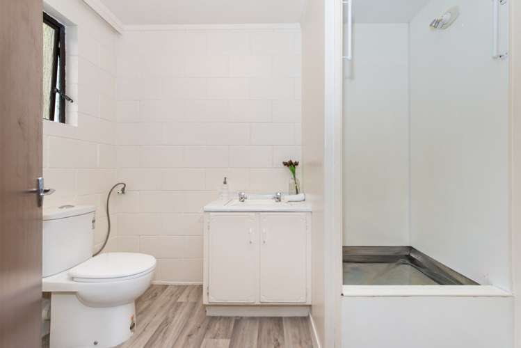 29 Royal View Road Te Atatu South_20