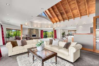 14 Mount Marua Way_2