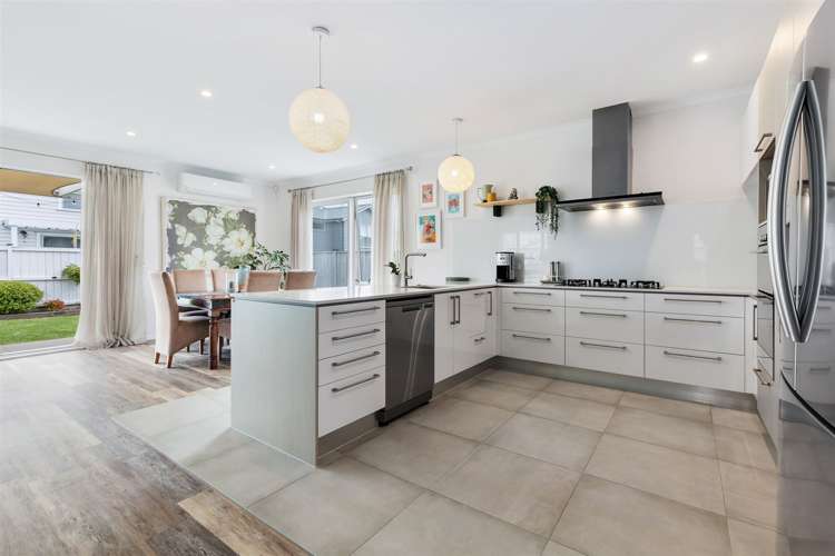 26 Couldrey Crescent Red Beach_12