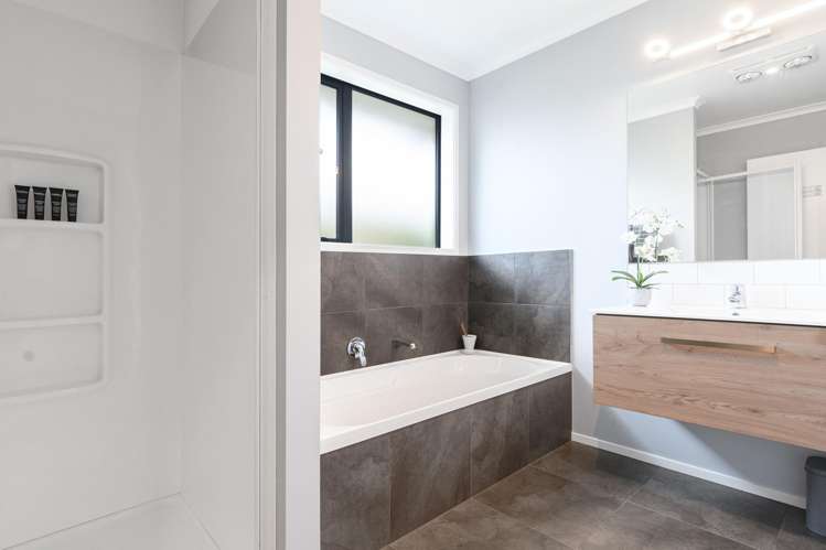 7 Te Ranga Memorial Drive Pyes Pa_17