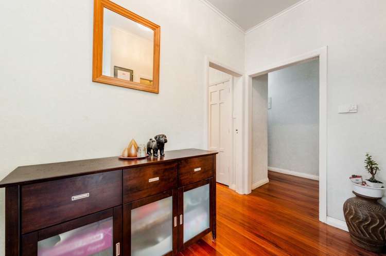 1b Sarona Avenue Glen Eden_16