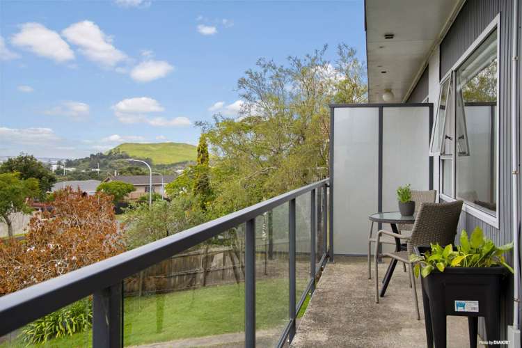 2/9 Strong Street Saint Johns_11