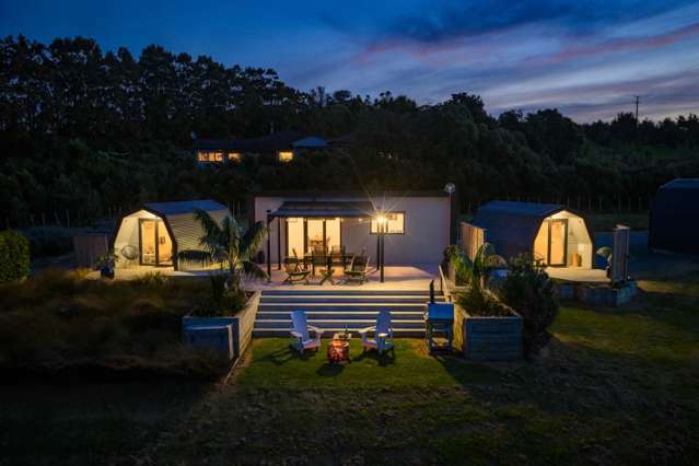 Pods, Palms & Outdoor Calms