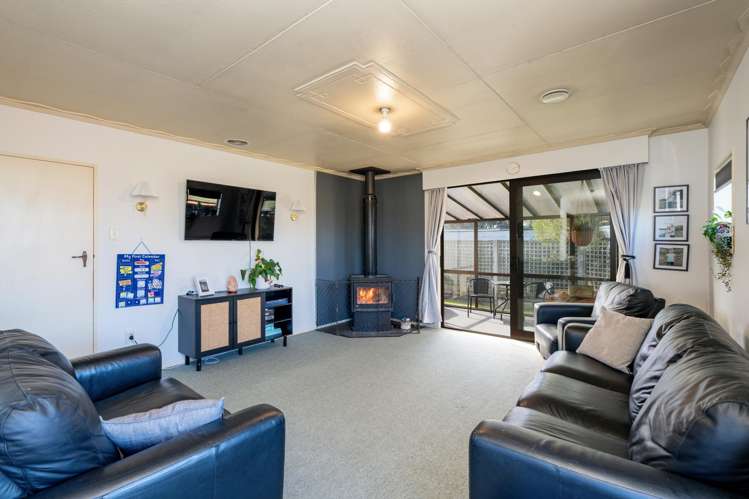 9 Russell Esplanade Otautau_7
