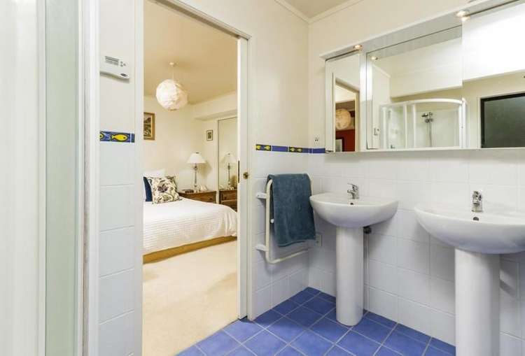 179 Beach Road Castor Bay_11