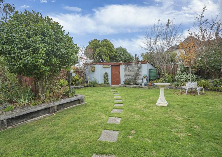 30 Farnham Drive Richmond_16