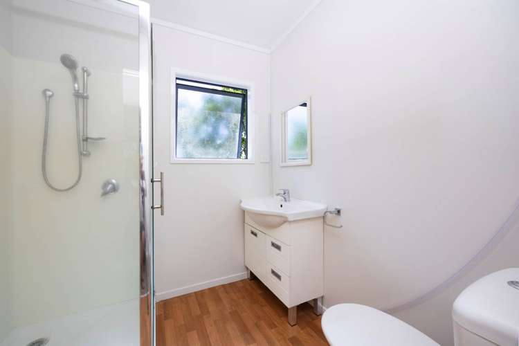 35 & 35A Fruitvale Road New Lynn_21