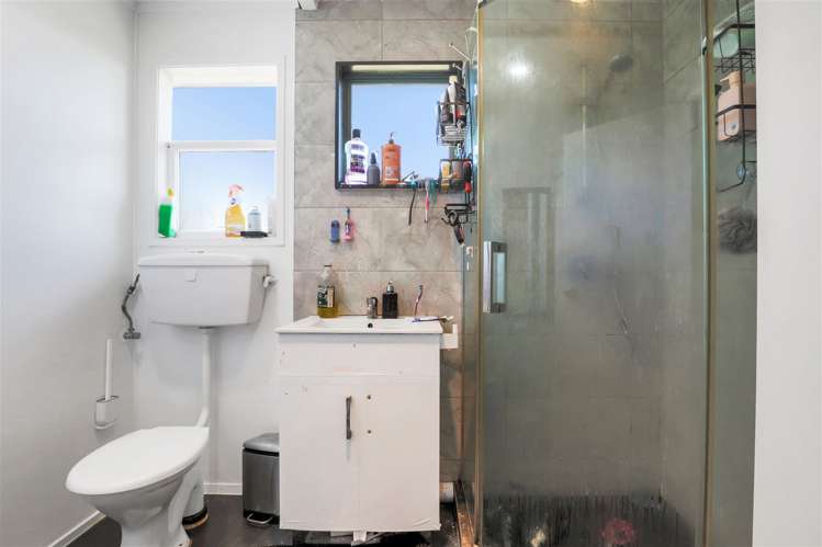 311 Roscommon Road Clendon Park_11