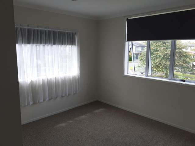 7 Thornton Green Karaka_1