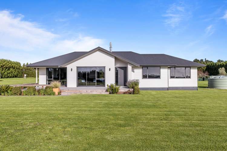 39 Kairau Road East Waitara_3
