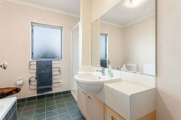 2 Chettle Court New Lynn_24