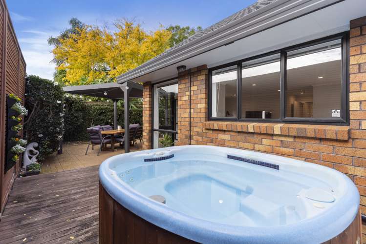 2/39 Oliver Street Point Chevalier_21