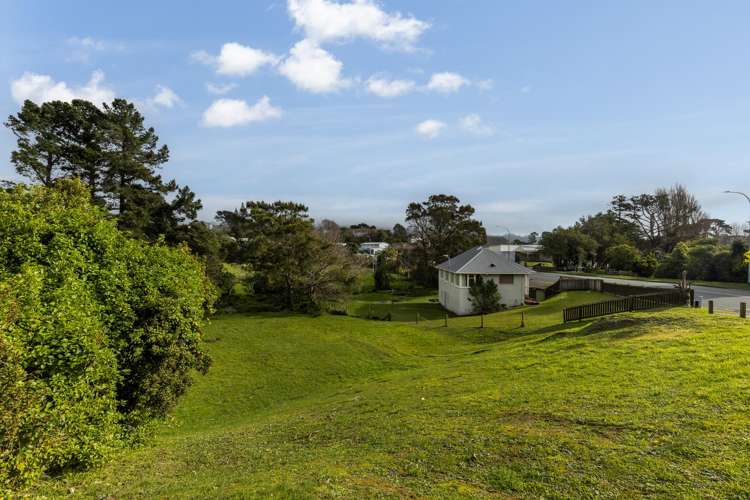 A and B/176 Mungavin Avenue Cannons Creek_6