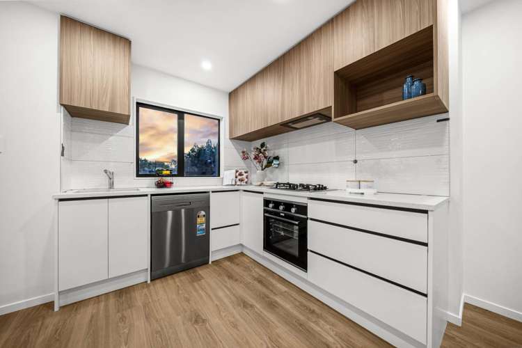 22A Miriam Corban Heights_3