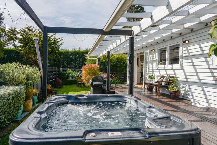 1214 Willowpark Road North Mayfair_17