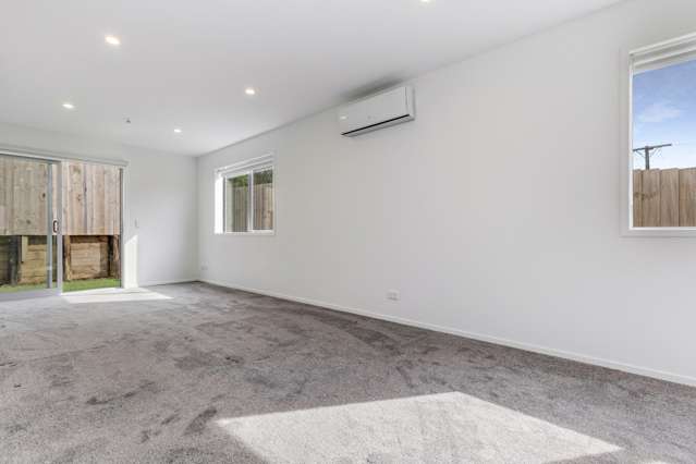 4/24 Kelwyn Road Kelston_3