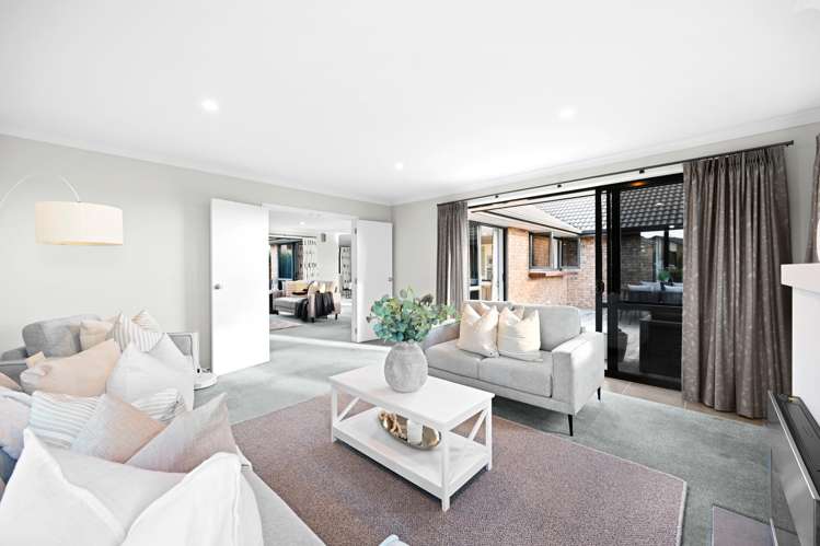 6 Compton Grove Huntington_14