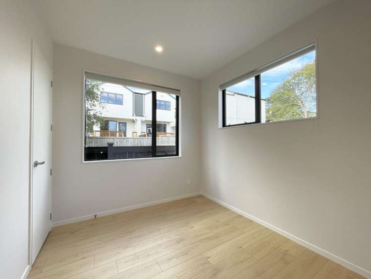 44A Sylvan Crescent 1802_4