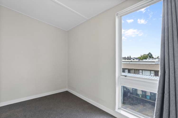 1 Coates Street Hamilton East_11