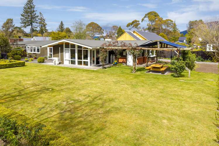 2/117 Taupahi Road Turangi_0