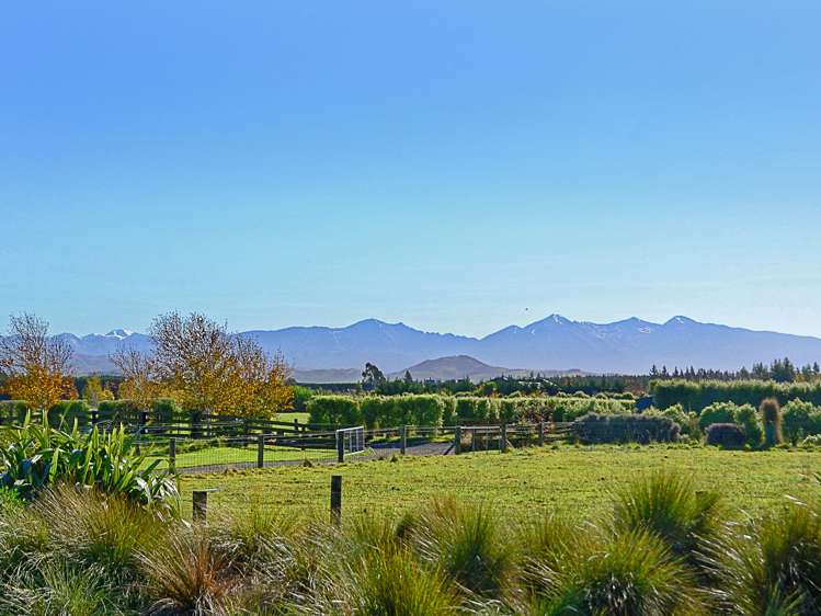 14d Mulholland Drive Darfield_15