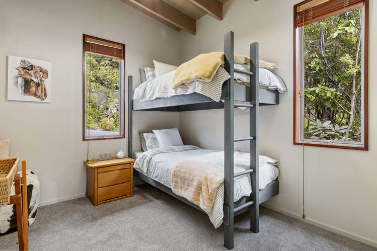 26 Whakamoenga Point Acacia Bay_26