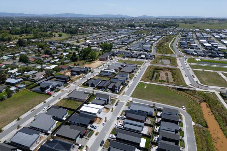 39 Earp Crescent Chartwell_18