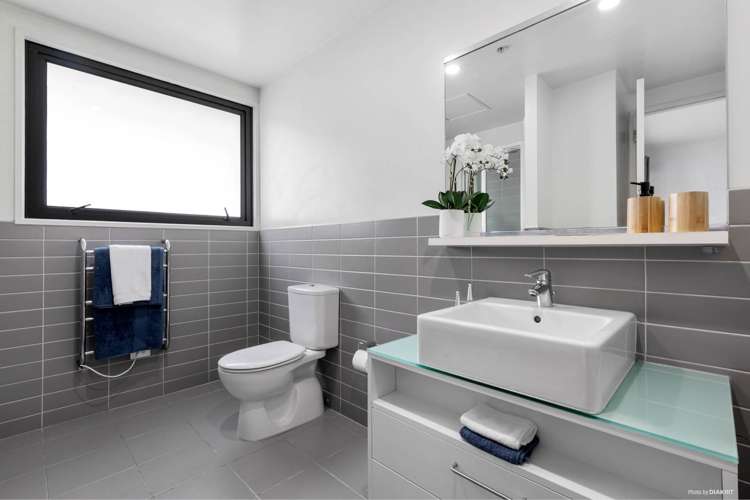 1606/18 Beach Road Auckland Central_9