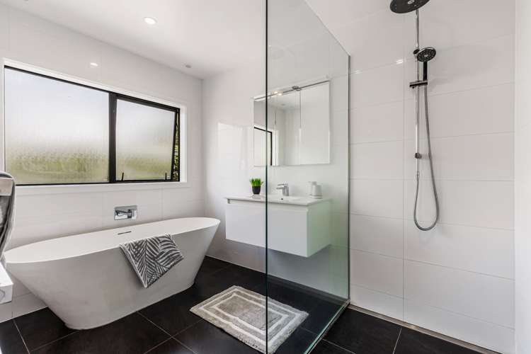 7 Landmark Drive Te Atatu Peninsula_12