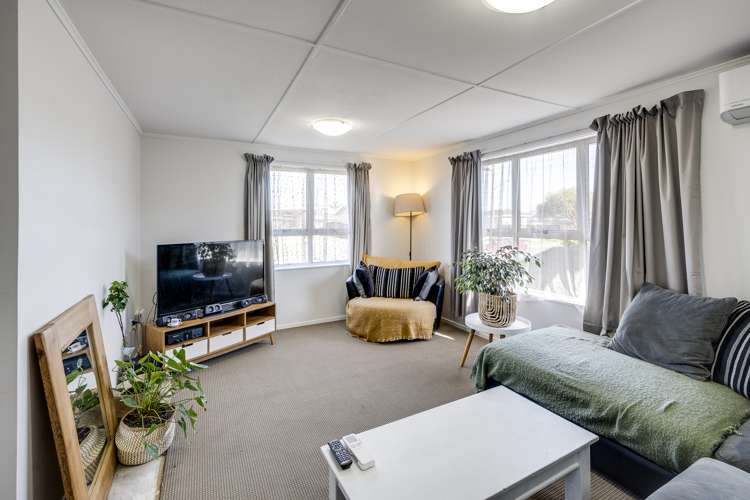 8 Lyttelton Crescent Tamatea_13